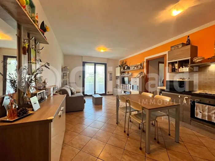 Appartamento trilocale in vendita in Via Luca Benincasa, Corciano