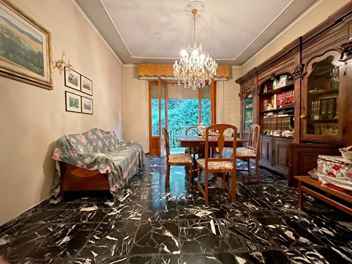 Appartamento con 6 locali in vendita in Siena