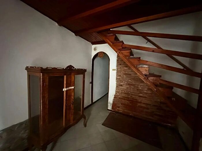 Casa con 6 locali in vendita in Volpedo