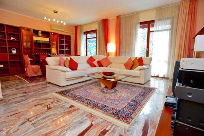 Appartamento quadrilocale in affitto in Milano