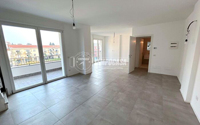 Appartamento in vendita in Via Tevere, Villa Guardia