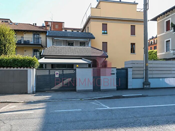 Casa quadrilocale in vendita in Via Alessandro Manzoni, Brescia