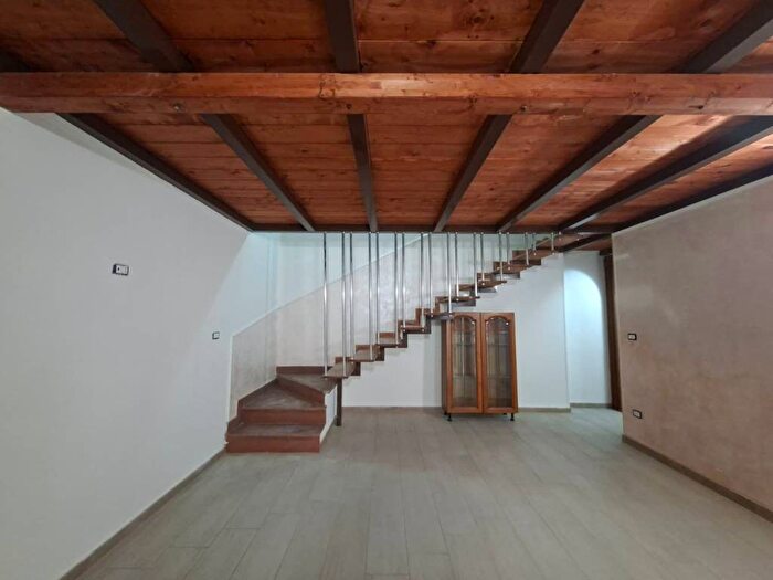 Appartamento trilocale in affitto in Via Arcivescovo Pontillo, Casagiove