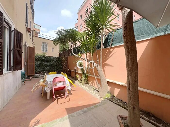 Appartamento trilocale in vendita in Via Raffaele Balestra, Roma