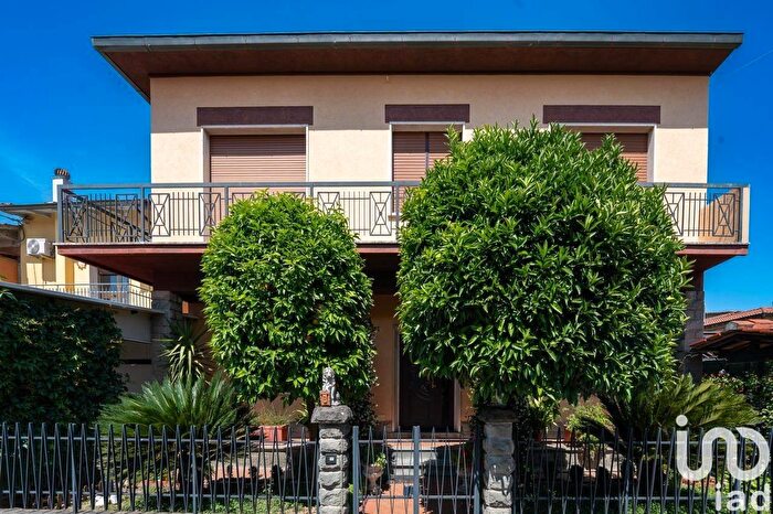 Casa con 12 locali in vendita in Via Marinella, Campi Bisenzio