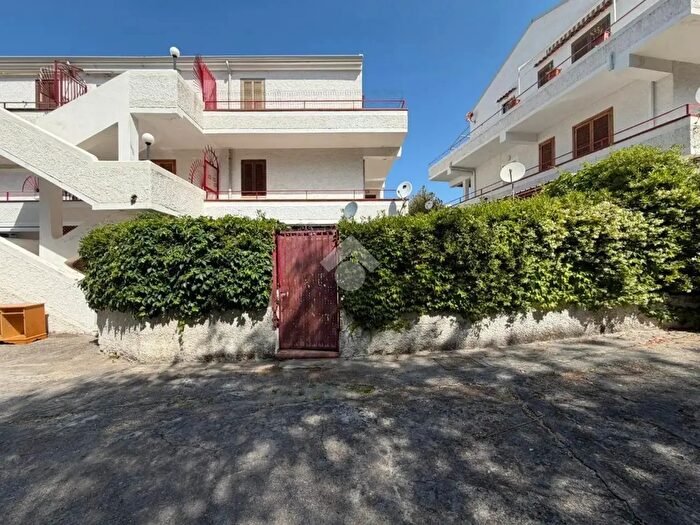 Appartamento trilocale in vendita in Contrada Piano delle Donne, Belvedere Marittimo