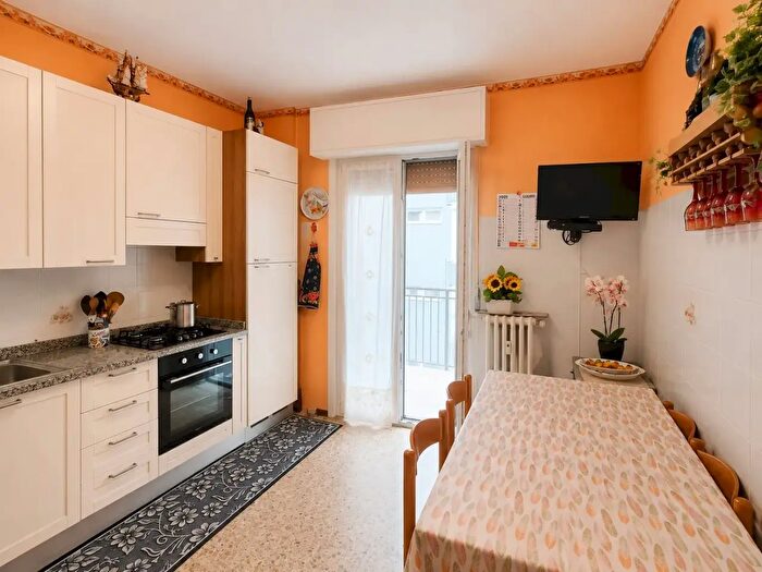 Appartamento bilocale in vendita in Viale Gramsci, Modena