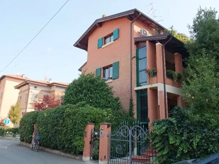 Casa con 5 locali in vendita in Via Luciano Manara, Reggio Emilia