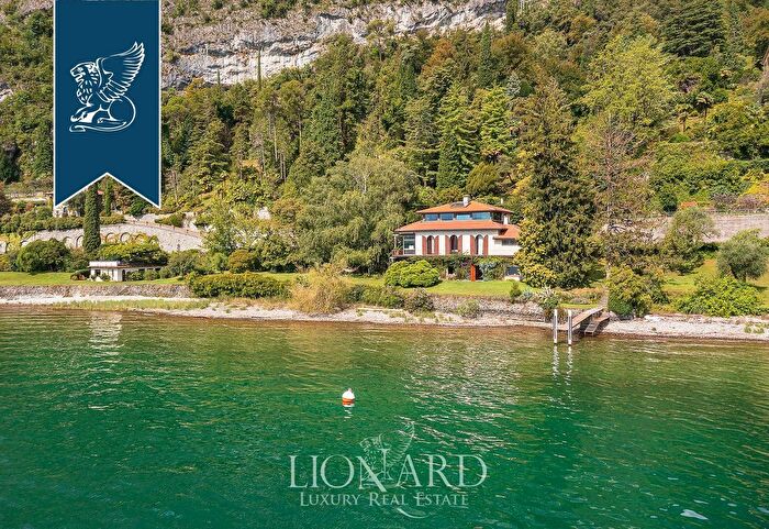 Casa con 5 locali in vendita in Menaggio