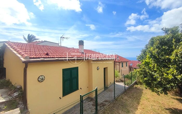 Casa trilocale in vendita in San Bartolomeo Al Mare