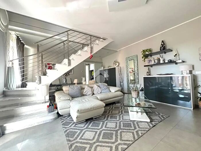 Appartamento quadrilocale in vendita in Via Fontananera, Sarzana