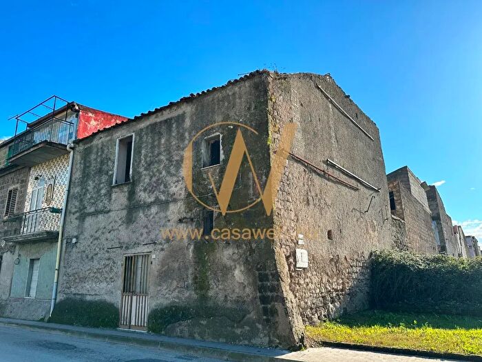 Casa con 8 locali in vendita in Vico, Casagiove