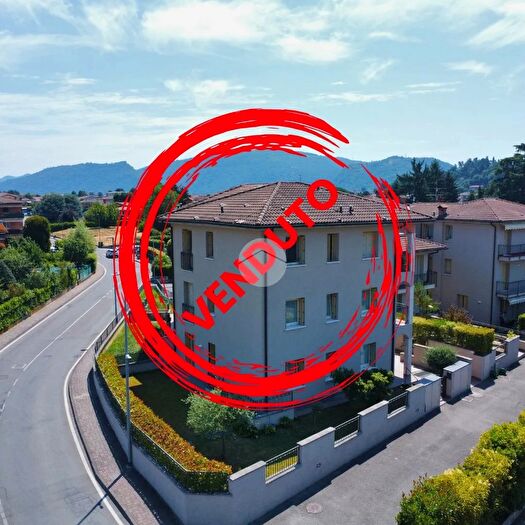 Appartamento trilocale in vendita in Via SantAnna, Villongo