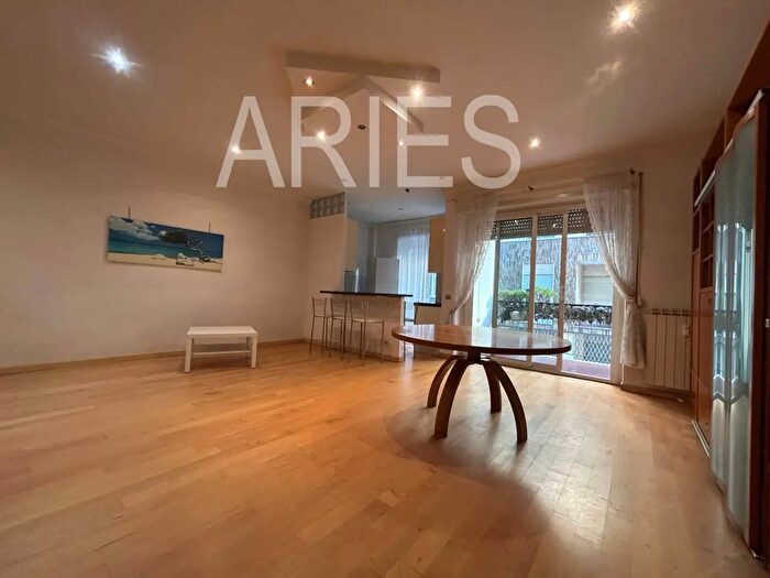 Appartamento quadrilocale in vendita in Viale dei Promontori, Roma