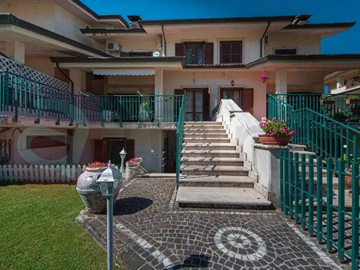 Casa con 10 locali in vendita in Via Valle, Arce