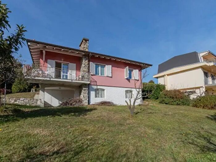 Casa trilocale in vendita in Strada Seconda, Nebbiuno