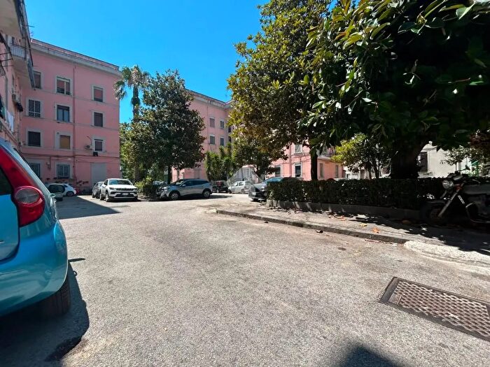 Appartamento monolocale in vendita in Piazza Francesco Coppola, Napoli