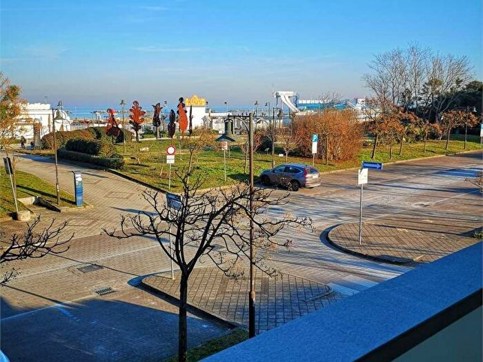 Appartamento trilocale in affitto in via Pasubio, Cesenatico Levante, Cesenatico