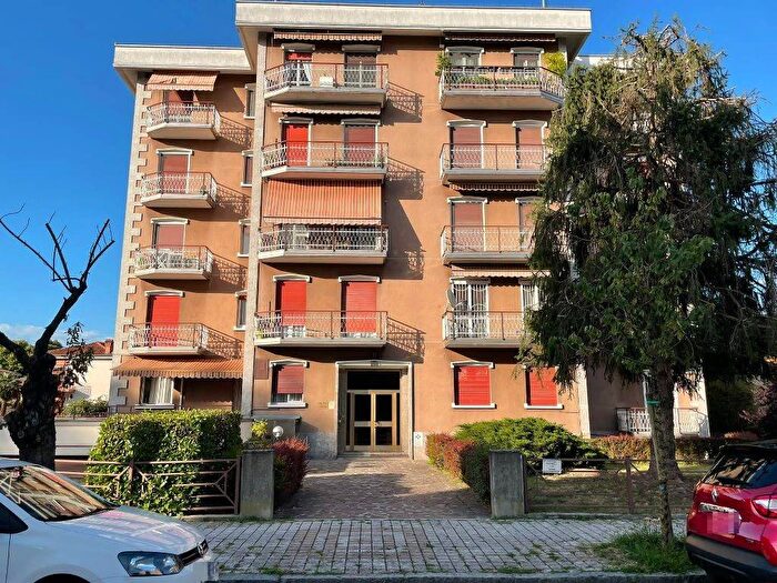 Casa trilocale in affitto in Via Giacomo Matteotti, Centro, Rozzano