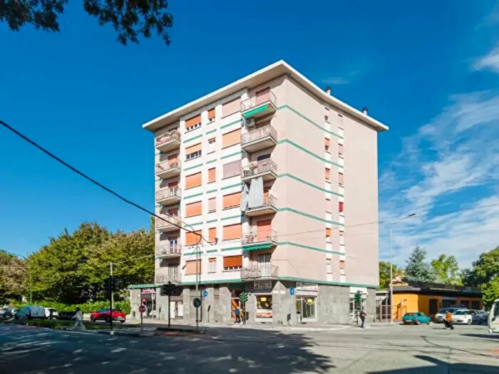 Appartamento trilocale in vendita in Via Lanzo, Torino