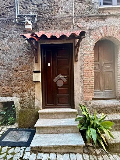 Appartamento trilocale in vendita in Via Cieco, Vasanello