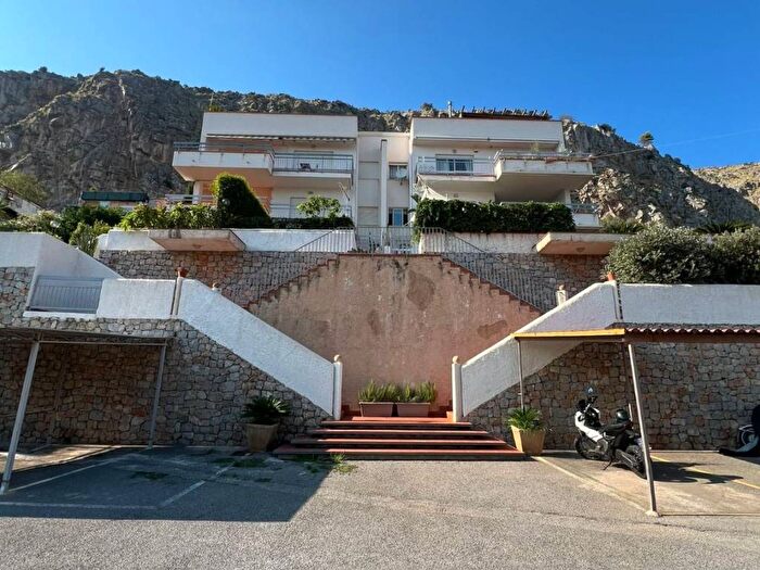 Appartamento bilocale in affitto in Via Tolomea, Mondello Valdesi, Palermo