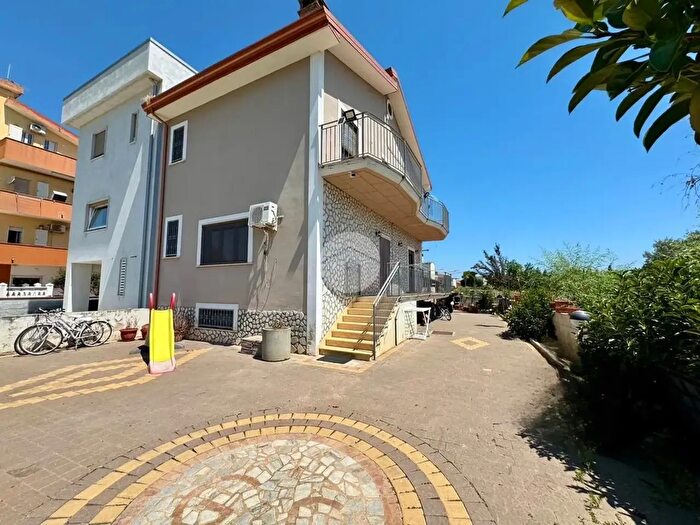 Casa con 5 locali in vendita in Via Giannone, CoriglianoRossano
