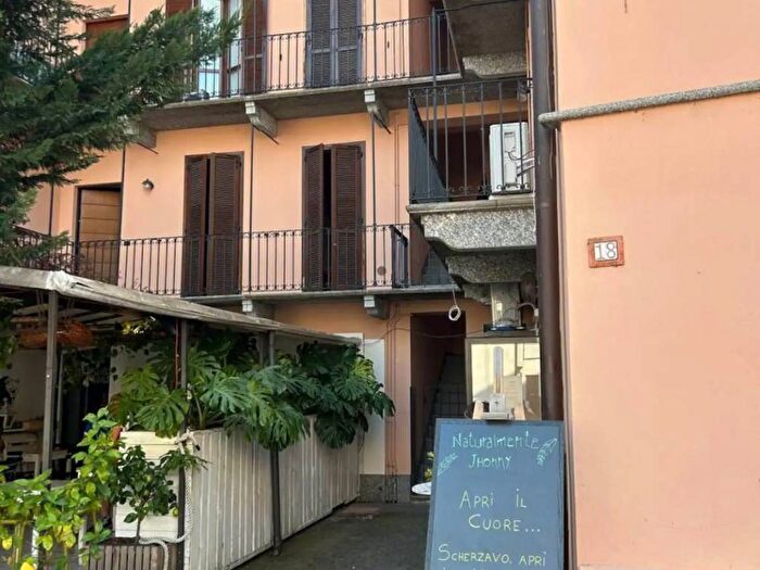 Appartamento bilocale in affitto in Piazza Federico Berera, Centro, Sesto Calende