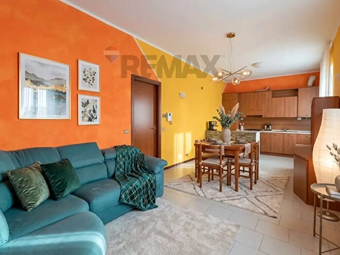 Appartamento trilocale in vendita in Parre