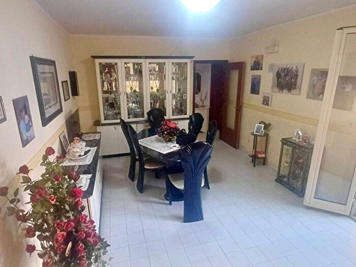 Appartamento quadrilocale in affitto in Largo Beato Gaetano Errico, Secondigliano, Napoli