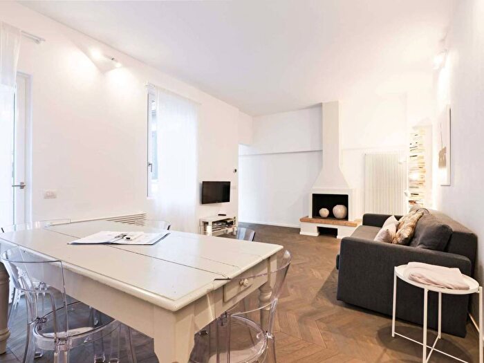 Appartamento trilocale in affitto in Corso Genova, Milano