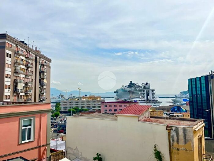 Appartamento trilocale in vendita in Vico Azzimatori, Napoli