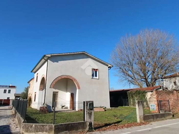 Casa quadrilocale in vendita in Str dei Pizzolati, Vicenza