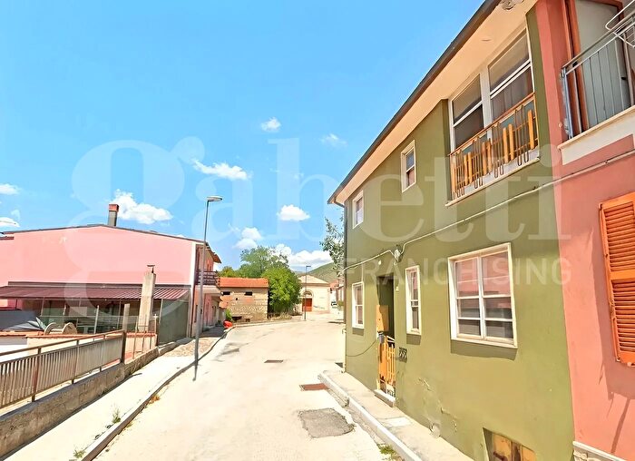 Casa con 5 locali in vendita in Via Undici Febbraio, Avezzano