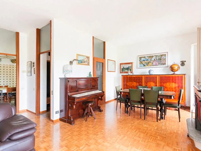 Appartamento trilocale in vendita in Via Pietro Mascagni, Seveso