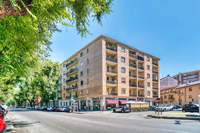 Appartamento quadrilocale in vendita in Via Breglio, Torino