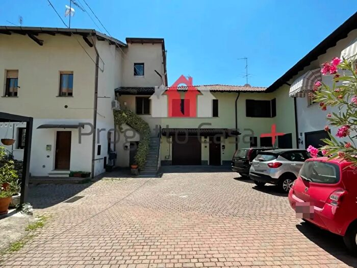 Appartamento trilocale in vendita in Carnago