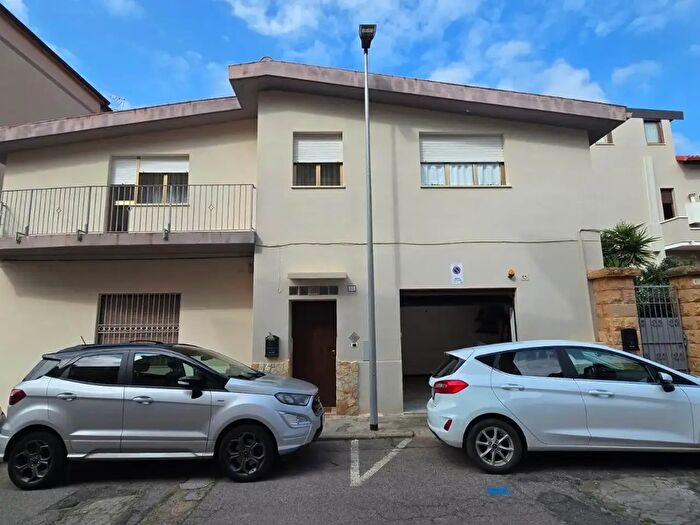 Appartamento con 8 locali in vendita in Iglesias