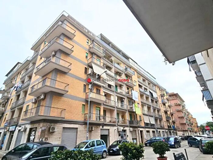 Appartamento quadrilocale in vendita in Via De Amicis, Foggia