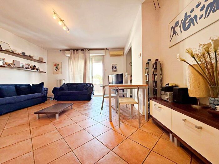 Appartamento trilocale in affitto in Viale Lazio, Paese, Riccione