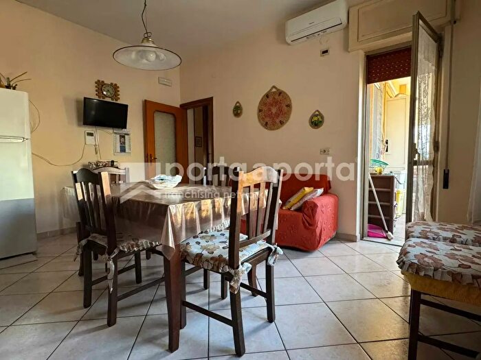 Appartamento quadrilocale in vendita in Via Bernini, Curti