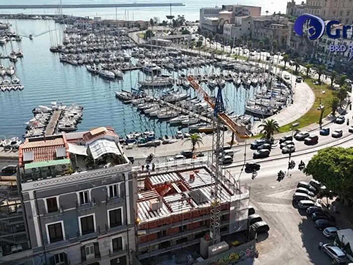 Appartamento bilocale in vendita in Via Cala, Palermo