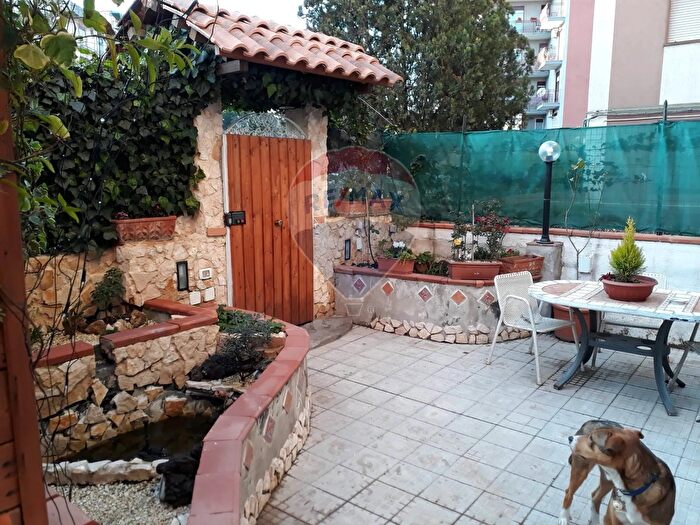 Appartamento quadrilocale in vendita in Via Mariannina Coffa Caruso, Catania