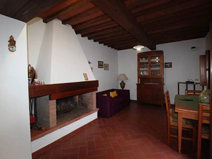 Appartamento trilocale in affitto in Castellina In Chianti