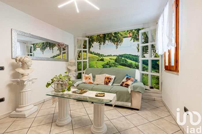 Appartamento con 6 locali in vendita in Via Indipendenza, Santa Maria A Monte