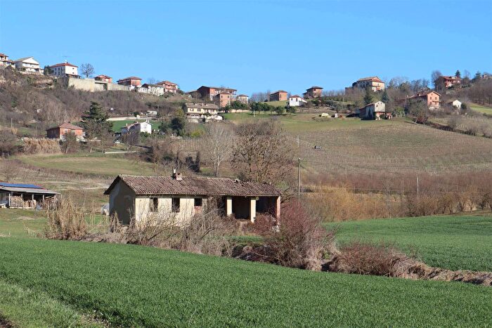 Casa con 6 locali in vendita in Costigliole dAsti Asti, Costigliole DAsti