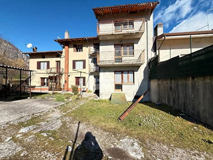 Casa con 5 locali in vendita in Strada De Pirule, Venzone