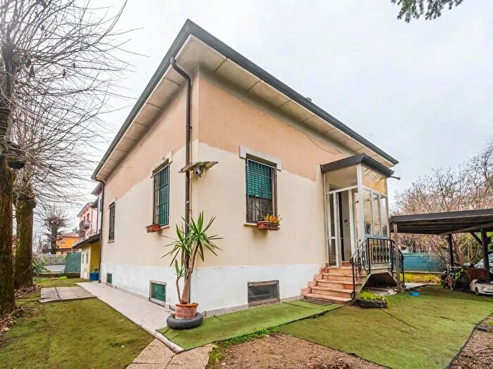 Casa con 5 locali in vendita in Reggio Emilia