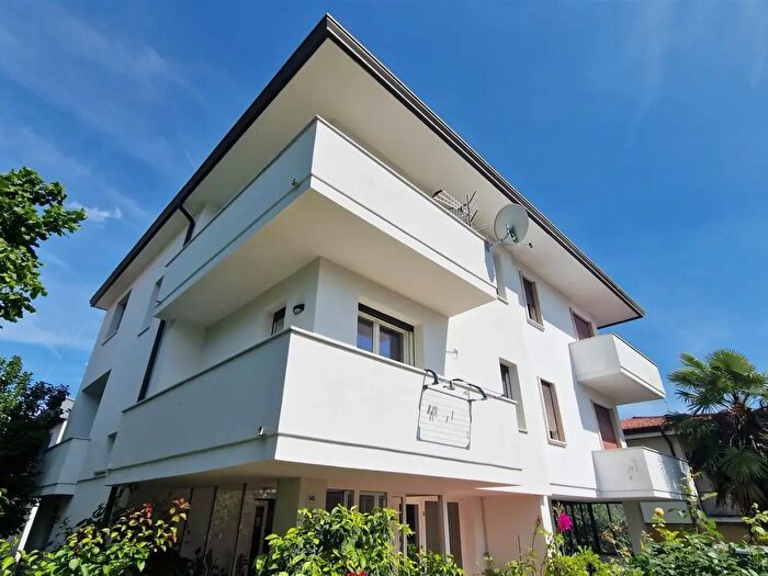 Casa con 6 locali in vendita in Via Kennedy, Este