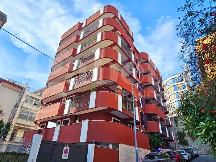 Appartamento con 5 locali in vendita in Via Setajoli, Messina